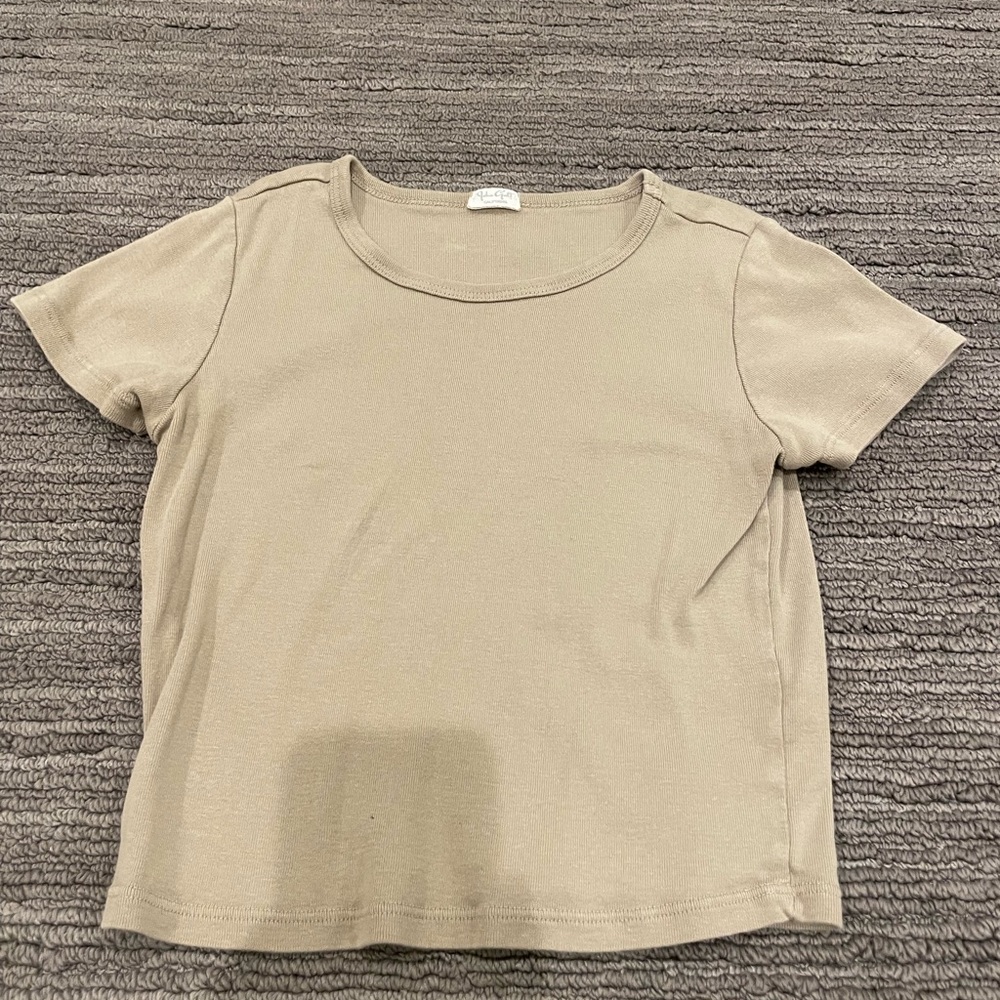 T-Shirt - Brandy Melville, Extra Small, Light Brown
